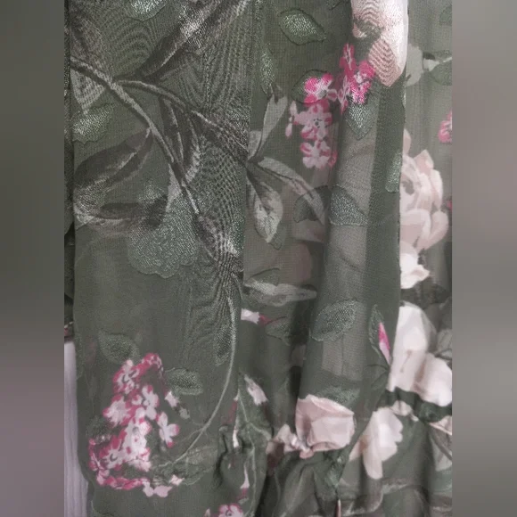 Dynamite Top - Picture 4 of 4